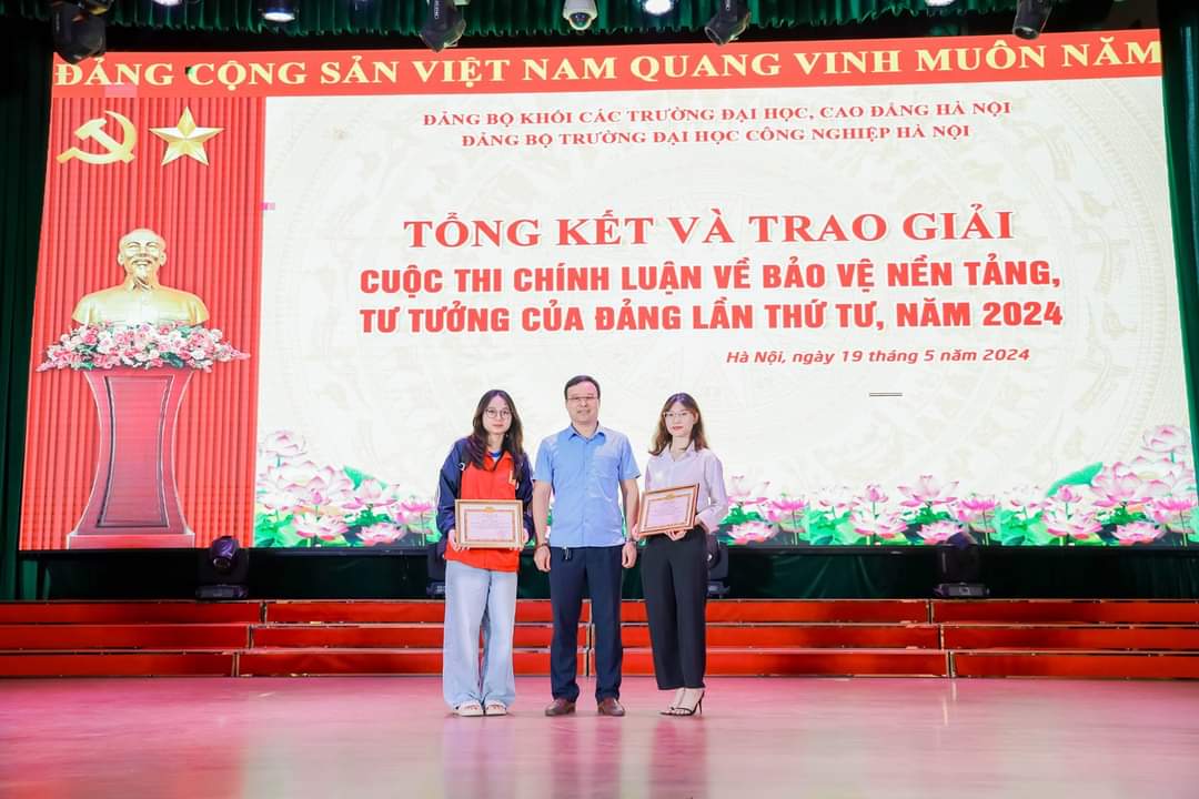 Khoa Lý luận Chính trị - Pháp luật vinh dự đạt giải cao tại Cuộc thi chính luận về bảo vệ nền tảng tư tưởng của Đảng lần thứ Tư, Haui năm 2024