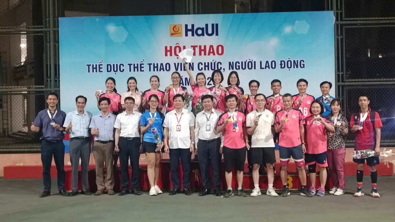 Chiến tích tự hào của thầy và trò Liên quân Đội 3: Khoa Lý luận chính trị - Pháp luật Trường Điện – Điện tử, Phòng TT Giáo dục, TT Công nghệ Ô tô và Đào tạo lái xe, TT Đào tạo Sau đại học tại Hội thao Trường Đại học Công nghiệp Hà Nội 2025