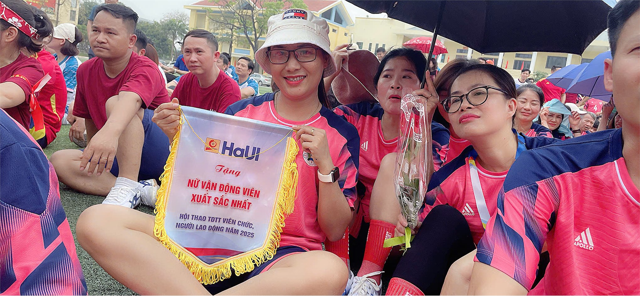 Chiến tích tự hào của thầy và trò Liên quân Đội 3: Khoa Lý luận chính trị - Pháp luật Trường Điện – Điện tử, Phòng TT Giáo dục, TT Công nghệ Ô tô và Đào tạo lái xe, TT Đào tạo Sau đại học tại Hội thao Trường Đại học Công nghiệp Hà Nội 2025