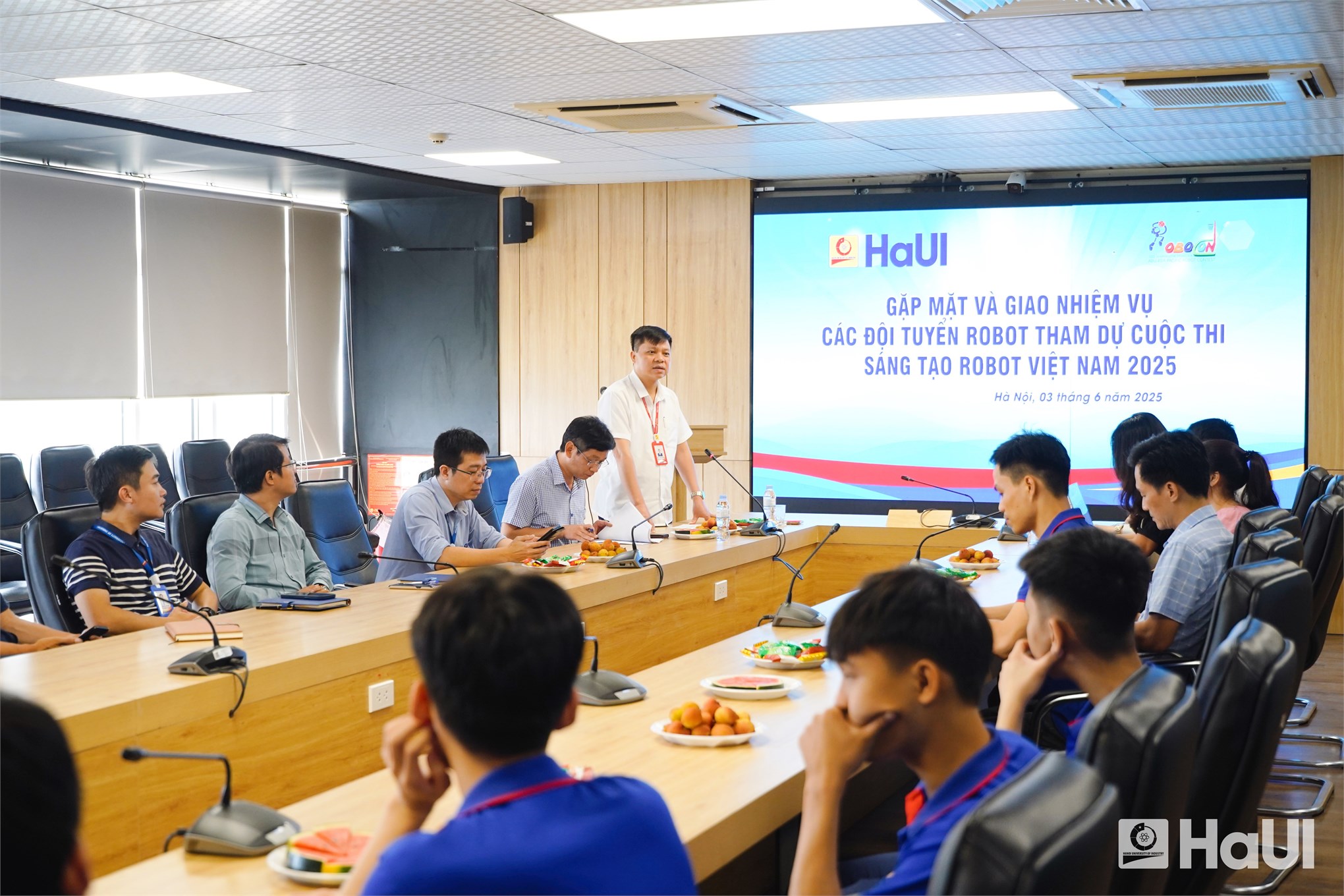 Thông báo tuyển dụng giảng viên dạy lý luận chính trị, pháp luật tại Trường Đại học Công nghiệp Hà Nội