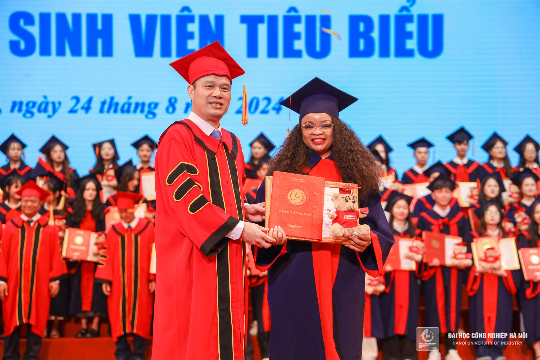 Thông báo tuyển dụng giảng viên dạy lý luận chính trị, pháp luật tại Trường Đại học Công nghiệp Hà Nội