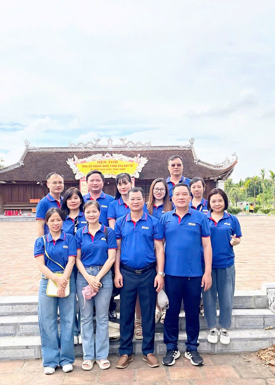Những dấu ấn trong chuyến tham quan, học tập bồi dưỡng hè năm 2025 của cán bộ, giảng viên Khoa Lý luận Chính trị - Pháp luật