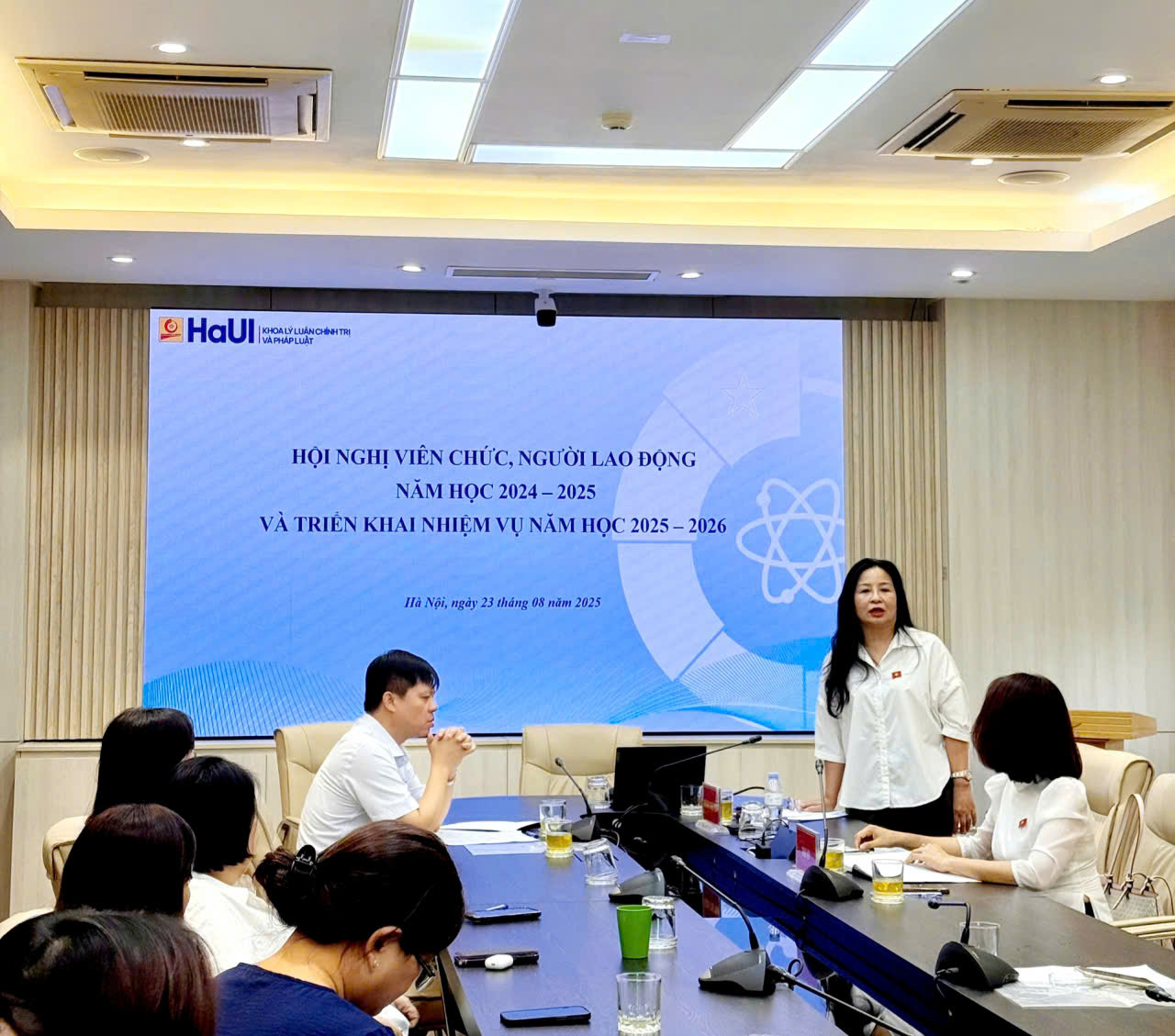 Hội nghị viên chức, người lao động, tổng kết năm học 2024-2025 và triển khai nhiệm vụ năm học 2025-2026