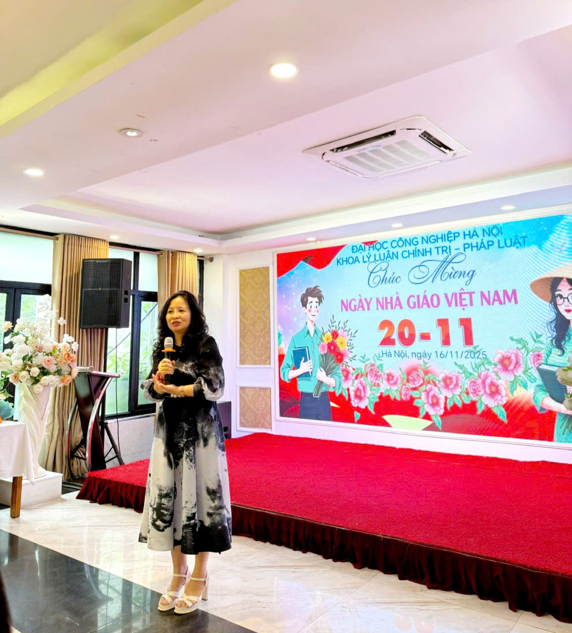 Khoa Lý luận Chính trị - Pháp luật hân hoan chào mừng Ngày Nhà giáo Việt Nam 20/11