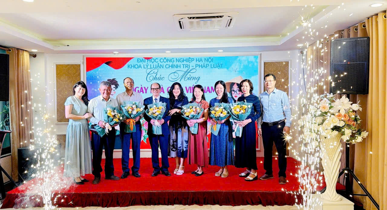 Khoa Lý luận Chính trị - Pháp luật hân hoan chào mừng Ngày Nhà giáo Việt Nam 20/11