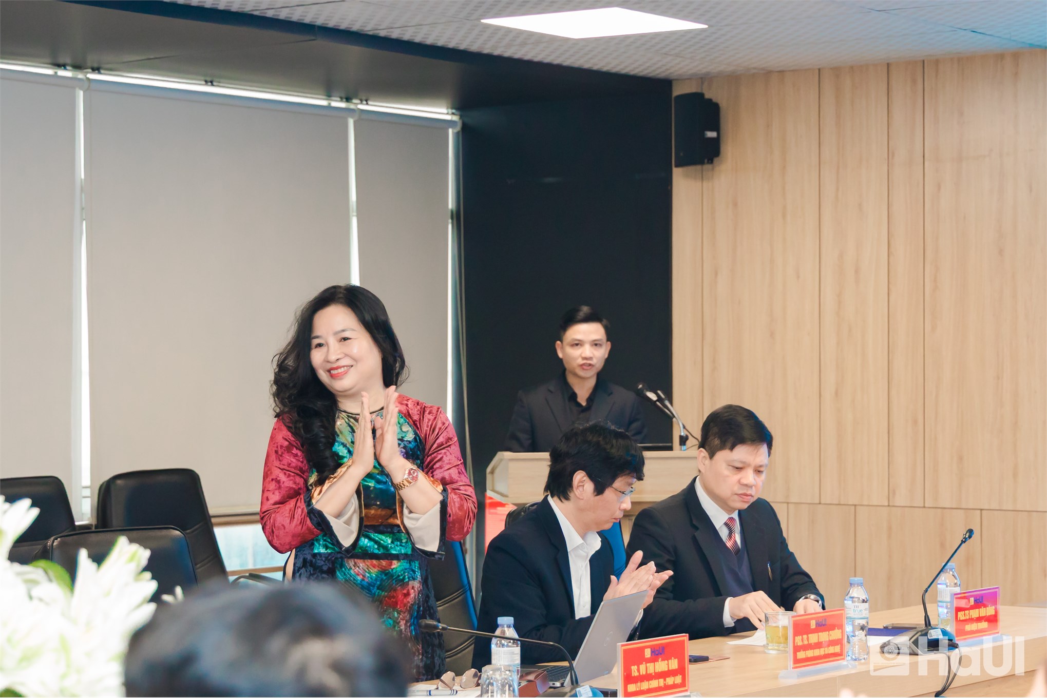 “Nghiên cứu và giảng dạy lý luận chính trị, pháp luật tại các cơ sở giáo dục đại học trong kỷ nguyên số” – Hội thảo khoa học HaUi 2025