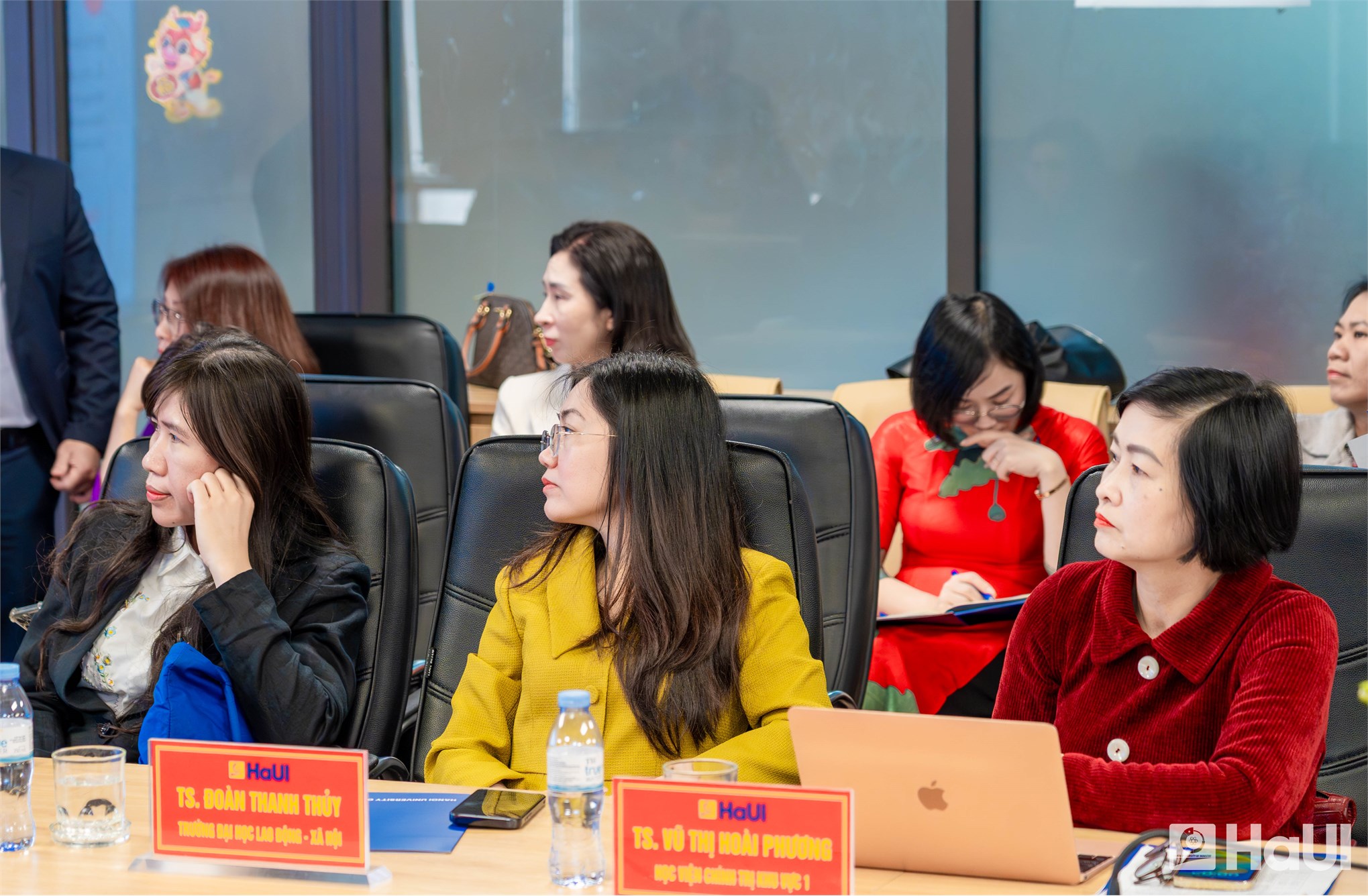 “Nghiên cứu và giảng dạy lý luận chính trị, pháp luật tại các cơ sở giáo dục đại học trong kỷ nguyên số” – Hội thảo khoa học HaUi 2025