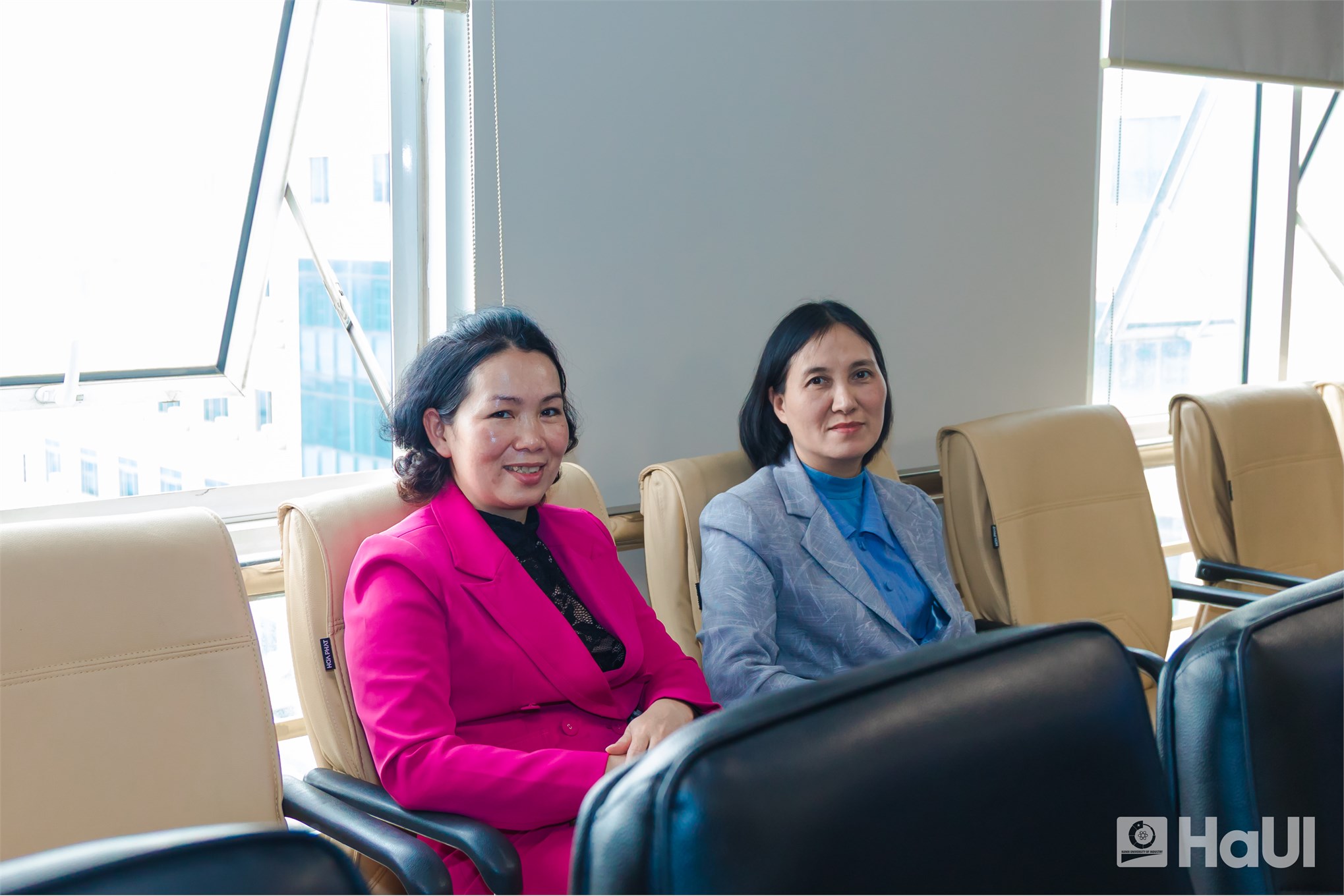 “Nghiên cứu và giảng dạy lý luận chính trị, pháp luật tại các cơ sở giáo dục đại học trong kỷ nguyên số” – Hội thảo khoa học HaUi 2025