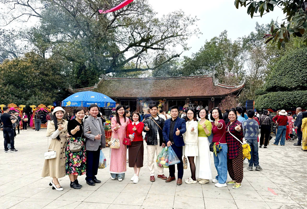 Khoa Lý luận Chính trị - Pháp luật tổ chức chương trình Du xuân đầu năm Bính Ngọ 2026