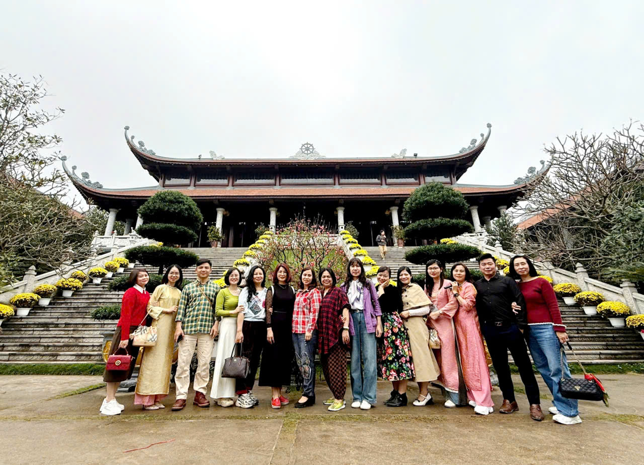 Khoa Lý luận Chính trị - Pháp luật tổ chức chương trình Du xuân đầu năm Bính Ngọ 2026