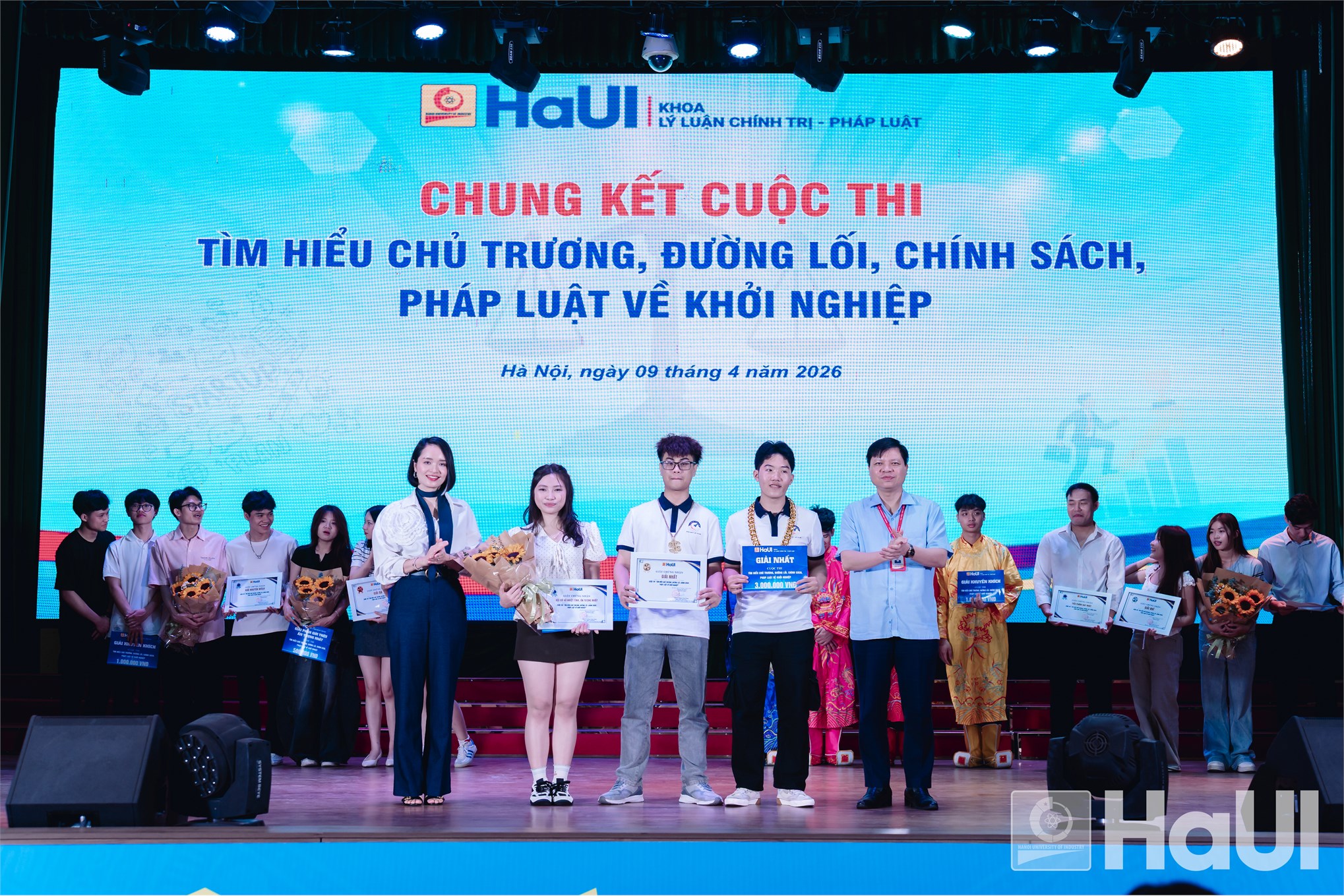 Thắp lửa khởi nghiệp bằng tri thức pháp lý – Dấu ấn Chung kết Cuộc thi tìm hiểu chủ trương, chính sách, pháp luật năm 2026 tại HaUI