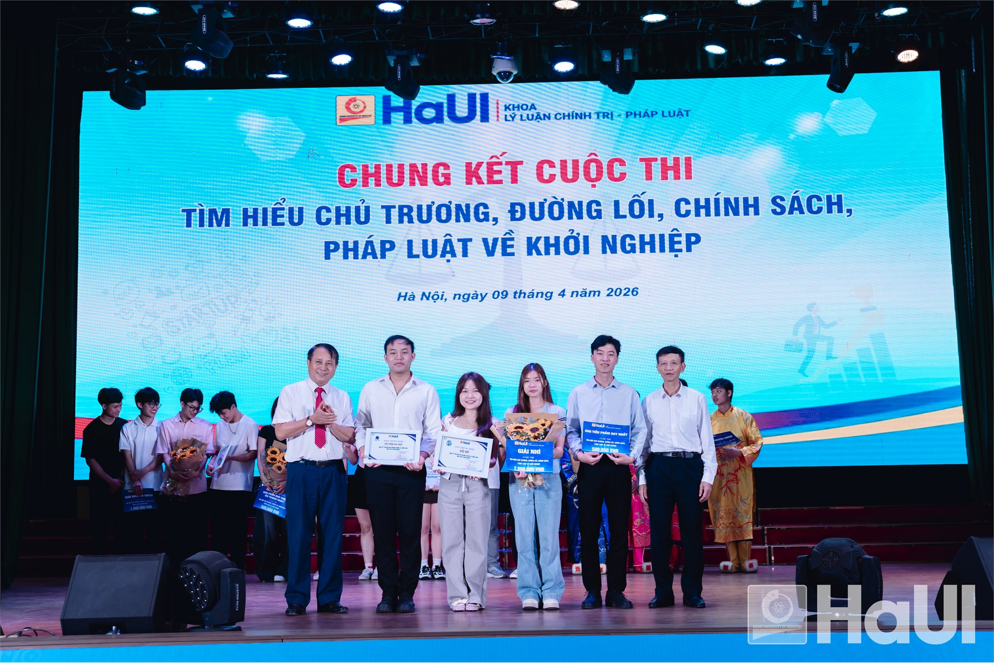 Thắp lửa khởi nghiệp bằng tri thức pháp lý – Dấu ấn Chung kết Cuộc thi tìm hiểu chủ trương, chính sách, pháp luật năm 2026 tại HaUI