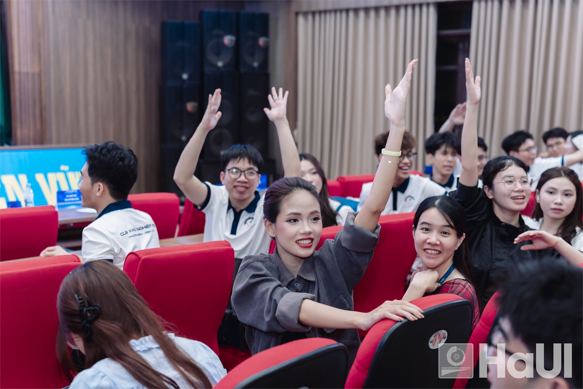 Thắp lửa khởi nghiệp bằng tri thức pháp lý – Dấu ấn Chung kết Cuộc thi tìm hiểu chủ trương, chính sách, pháp luật năm 2026 tại HaUI