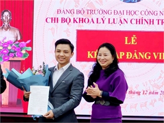 Chi bộ Khoa Lý luận Chính trị - Pháp luật tổ chức Lễ kết nạp quần chúng Phan Thanh Hoài vào đảng