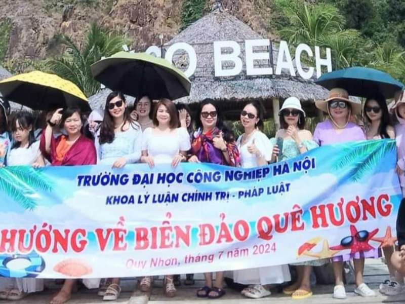 Những dấu ấn trong chuyến tham quan, học tập, bồi dưỡng hè năm 2024 của cán bộ, giảng viên Khoa Lý luận Chính trị - Pháp luật