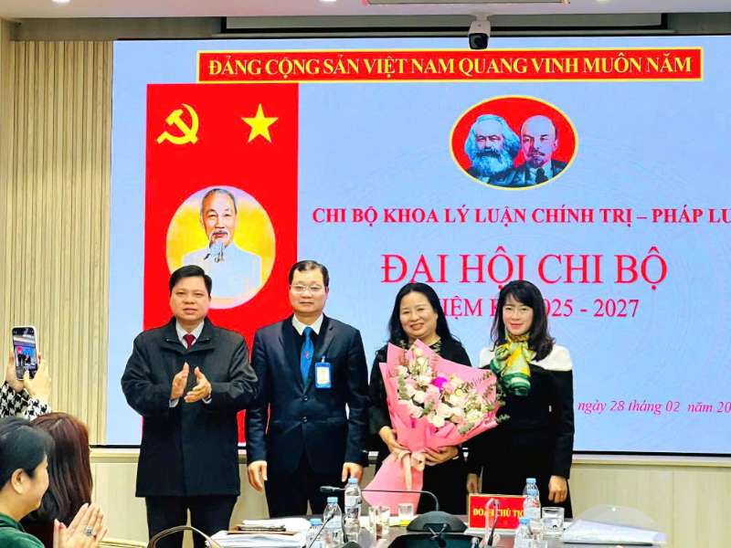 Đại hội Chi bộ Khoa Lý luận Chính trị - Pháp luật nhiệm kì 2025-2027 thành công tốt đẹp