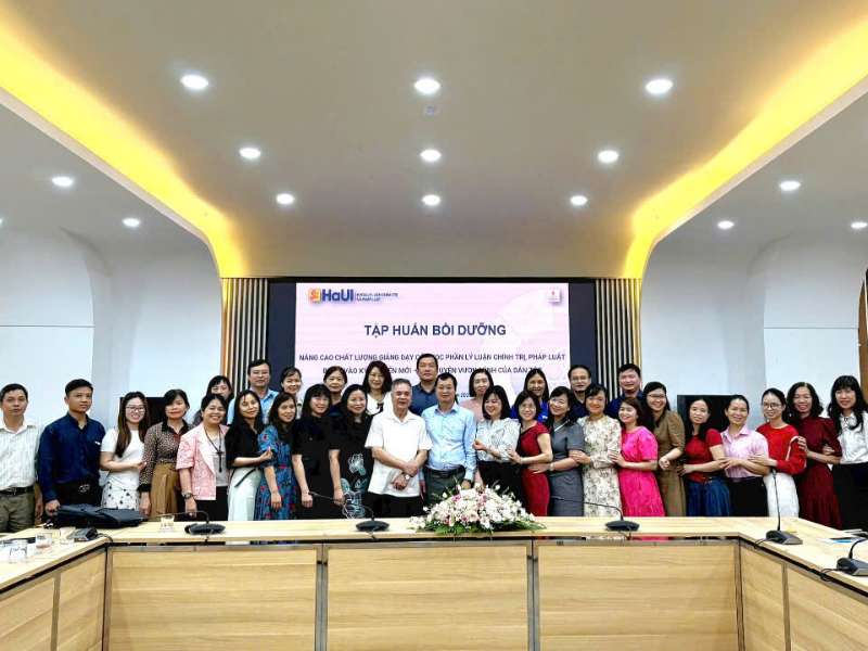 Tập huấn, bồi dưỡng nâng cao chất lượng giảng dạy các học phần Lý luận chính trị, pháp luật bước vào Kỷ nguyên mới – Kỷ nguyên vươn mình của Dân tộc